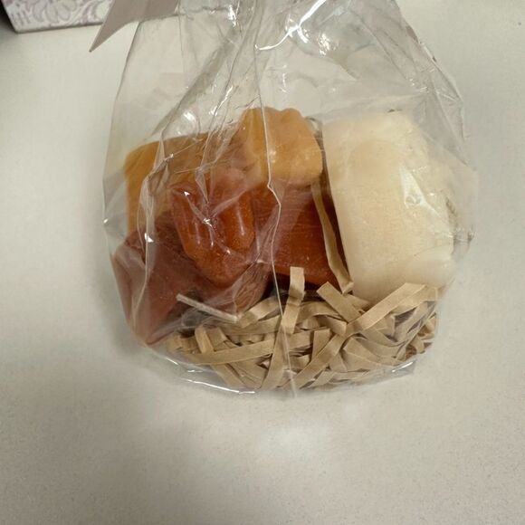 Sullivans 3 Honey Bee Insect Shaped Candles - Picture 4 of 7